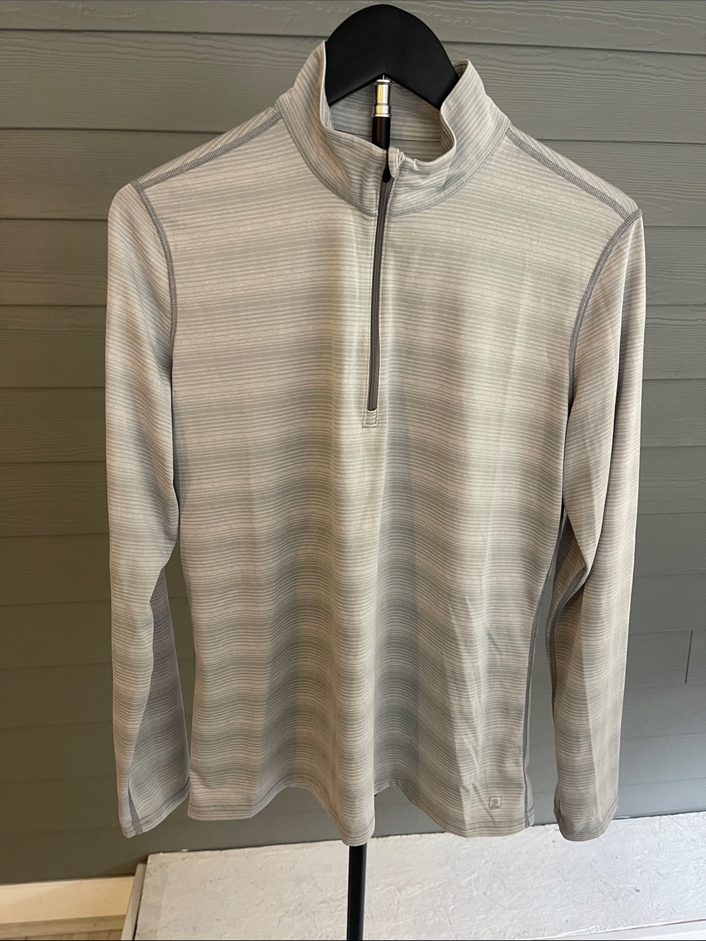 Eastern Mountain Sports Silver Gray/White Performance Zip Up Size Large